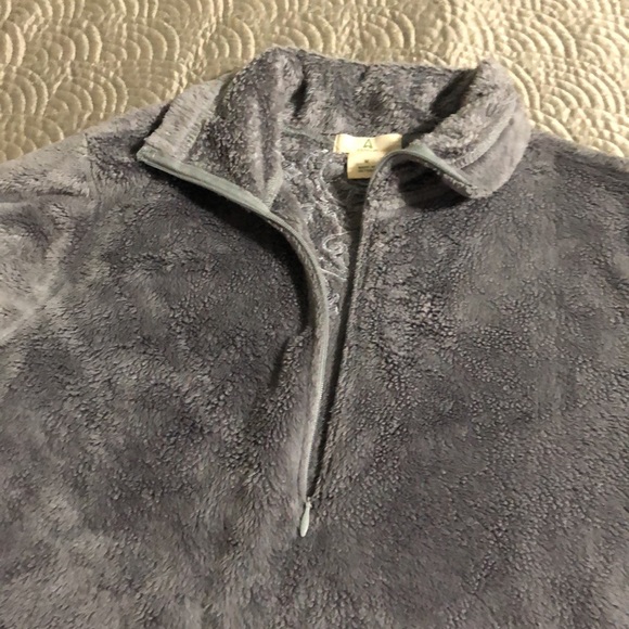 Ascend half zip pull over with embroidery on left side and top of the back - Picture 5 of 13